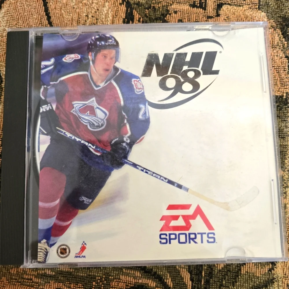 NHL 98 EA Sports Video Game like new